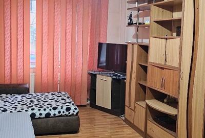 Apartament cu 2 camere semidecomandat, mobilat în Crângași