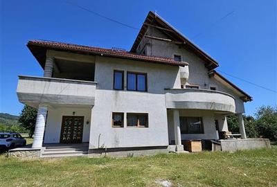TEREN INTRAVILAN DEVANZARE 33161 MP DE VANZARE TARGU OCNA - 6