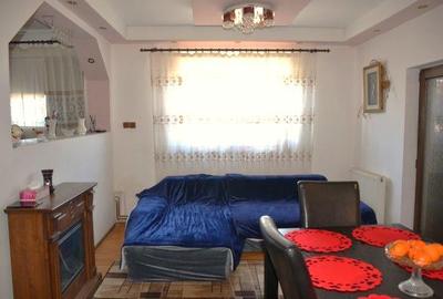 Casa spatioasa cu gradina si zona de relaxare, la doar 7 km de oras  - panouri f - 5