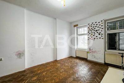 Apartament cu 4 camere decomandat, mobilat în Ultracentral