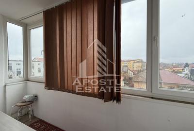 Apartament cu 2 camere, semidecomandat,centrala proprie,zona Girocului - 11