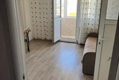 Apartament cu 3 camere, zona Podu Ros - 2