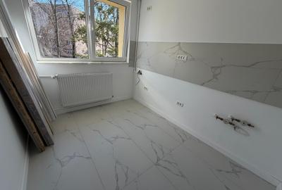 Titan, parcul Titanii, pe Zavideni, 10 minute metrou, renovat complet, bloc 4 et - 16