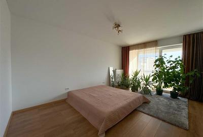 Apartament cu 2 camere decomandat în Tractorul