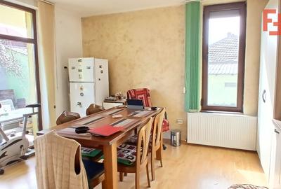 Casa individuala cu 5 camere Parter + Etaj in Ronat - 2