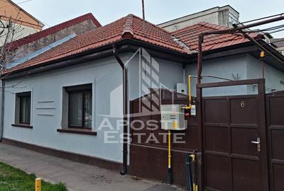 Casa individuala de vanzare, cu 4 camere si 2 garaje, zona Lipovei - 3