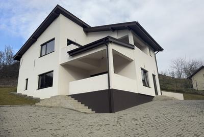 Case individuale , Stolna, in curte privata - 3