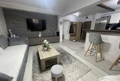 Apartament cu 3 camere decomandat, mobilat în Tolstoi