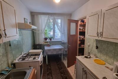 De vanzare Apartament 4 camere Bd. Ctin Brancoveanu, sector 4 - 5