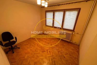 Apartament cu 3 camere semidecomandat în Tătărași