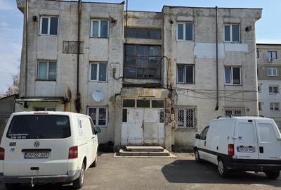 Garsoniera - spatiu prestari servicii - zona centrala Adjud - 1