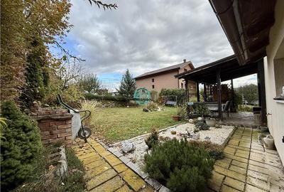 Casă individuală cu 4 camere în Livezeni