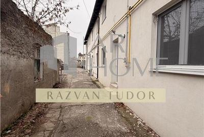 Spatiu comercial cu parcare proprie , Ploiesti, ultracentral - 1