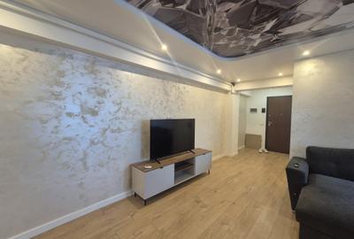 Apartament cu 3 camere semidecomandat în Exterior Sud