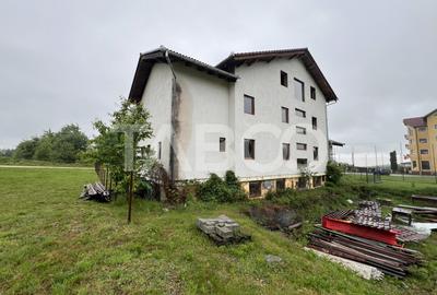 Pensiune  la Rosu480 mp de vanzare Statiune Climaterica Sambata de Sus - 1