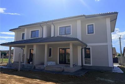 Duplex separat prin CT - Toate utilitatile - zona populata - 2
