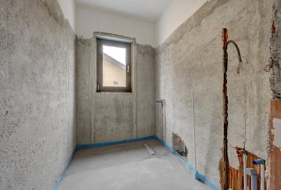 Casa se preda finisata - 4 bai - 3 dormitoare - curte - parcare - metrou Păcii - 12