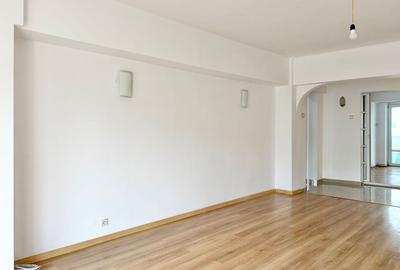 APARTAMENT CU 4 CAMERE AFLAT PE BD DECEBAL APROAPE DE PTA ALBA IULIA - UNIRII - 1