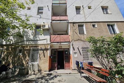 Apartament cu 2 camere decomandat, mobilat în Central