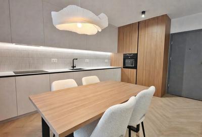 Apartament cu 2 camere semidecomandat, mobilat în Mărăști