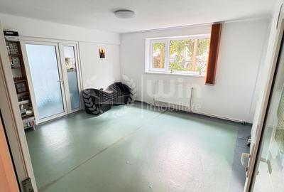 Apartament cu 2 camere semidecomandat, mobilat în Central