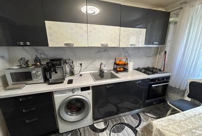 - Apartament 3 camere Calarasilor Viziru, La Cheie, etaj 2 - 6