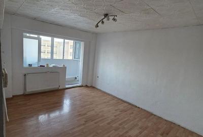 De vânzare apartament 2 camere Decomandat Cartier Obor - 2