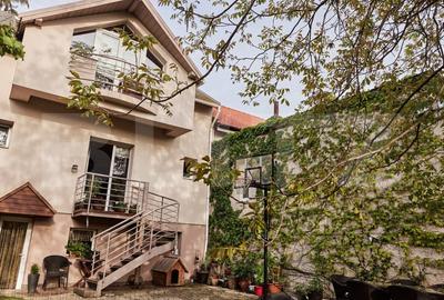 Casa individuala, 5 camere, 200 mp utili, 500 mp teren, zona Gruia - 1