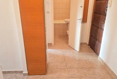 Vand apartament 2 camere decomandat in Deva, zona Micro 15, situat pe mijloc, - 3