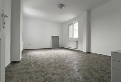 Clădire comercială D+P+2E, 575 mp, teren 500 mp – Chiajna (Roșu),  Bd. Uverturii - 14