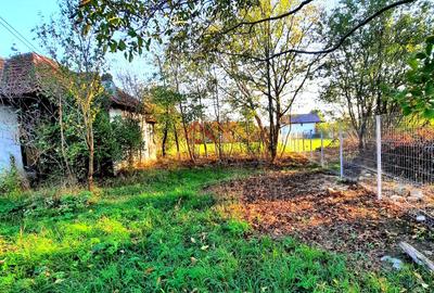 Teren Intravilan, central, perfect plat, 1212 m2, 38 euro m2 - 2