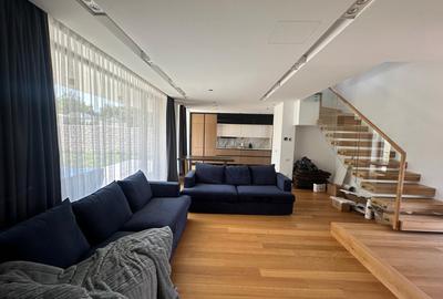 Casă cu 4 camere în Tunari