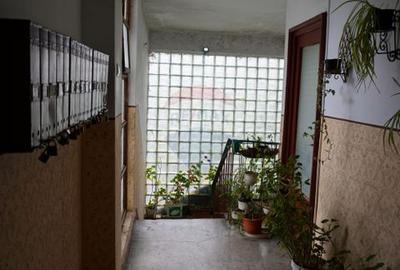 Apartament cu 3 camere de vânzare Str. 1 Mai - 12