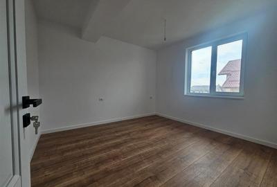 Apartament cu 4 camere decomandat în Popas Păcurari