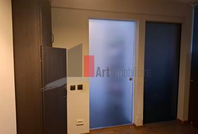 Apartament cu 3 camere decomandat în Alexandru Obregia