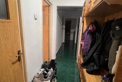 Ap 3 cam, dec, et 5/9, bloc reabilitat, 2 bai, Militari, 3 min metrou Gorjului - 4
