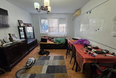 Liviu Rebreanu intersectie 1 Decembrie 1918, langa Auchan Titan, Poarta 4 - 3