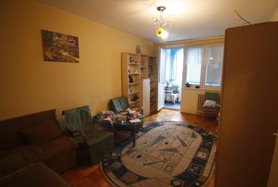 Apartament 2 camere, decomandat, cu logie generoasa