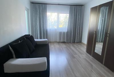Apartament cu 2 camere decomandat, etajul 3/4, zona Nicolina - 1