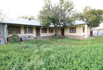 Vand casa in Schela cu toate utilitatile -65.000euro neg - 10