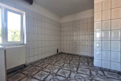 Vanzare casa Garbovi / Jud. Ialomita / teren: 945 mp / comision 0% - 7