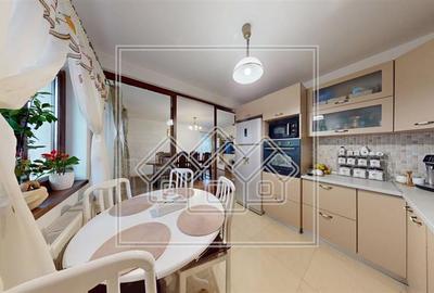 Apartament de vanzare in Sibiu - 67 mp utili, balcon si terasa - 2