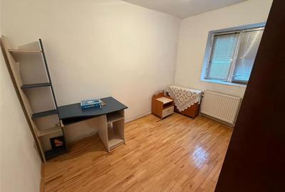 Apartament 4 camere, etaj 2 , Piata Moldovei , 87mp suprafata totala - 8