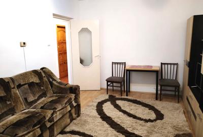 Garsoniera 27mp etaj 1 zona Bulevard mobilata utilata 39.000eur - 3