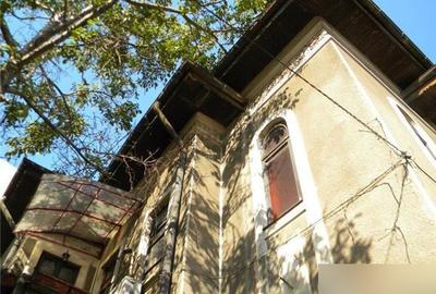 VILA DE INCHIRIAT- SPAIUL UNIRII- GRADINA- LOC PARCARE - 9