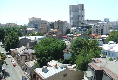 Apartament cu 3 camere, mobilat în Universitate