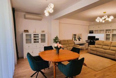 Apartament cu 4 camere decomandat în Herăstrău
