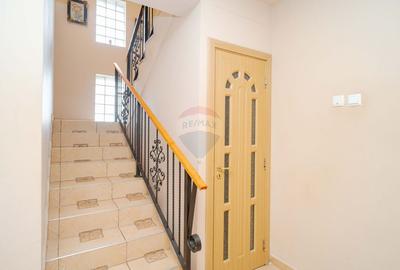 Casă / Vilă de Vânzare 200mp Teren 870mp Str. Soarelui - Valea Lupului - 12