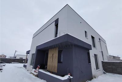 Duplex cu 4 camere în Moșnița Nouă