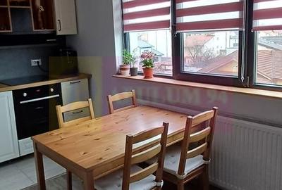 Apartament cu 3 camere semidecomandat, mobilat în Apărătorii Patriei